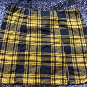 Black and Yellow Pled Skirt